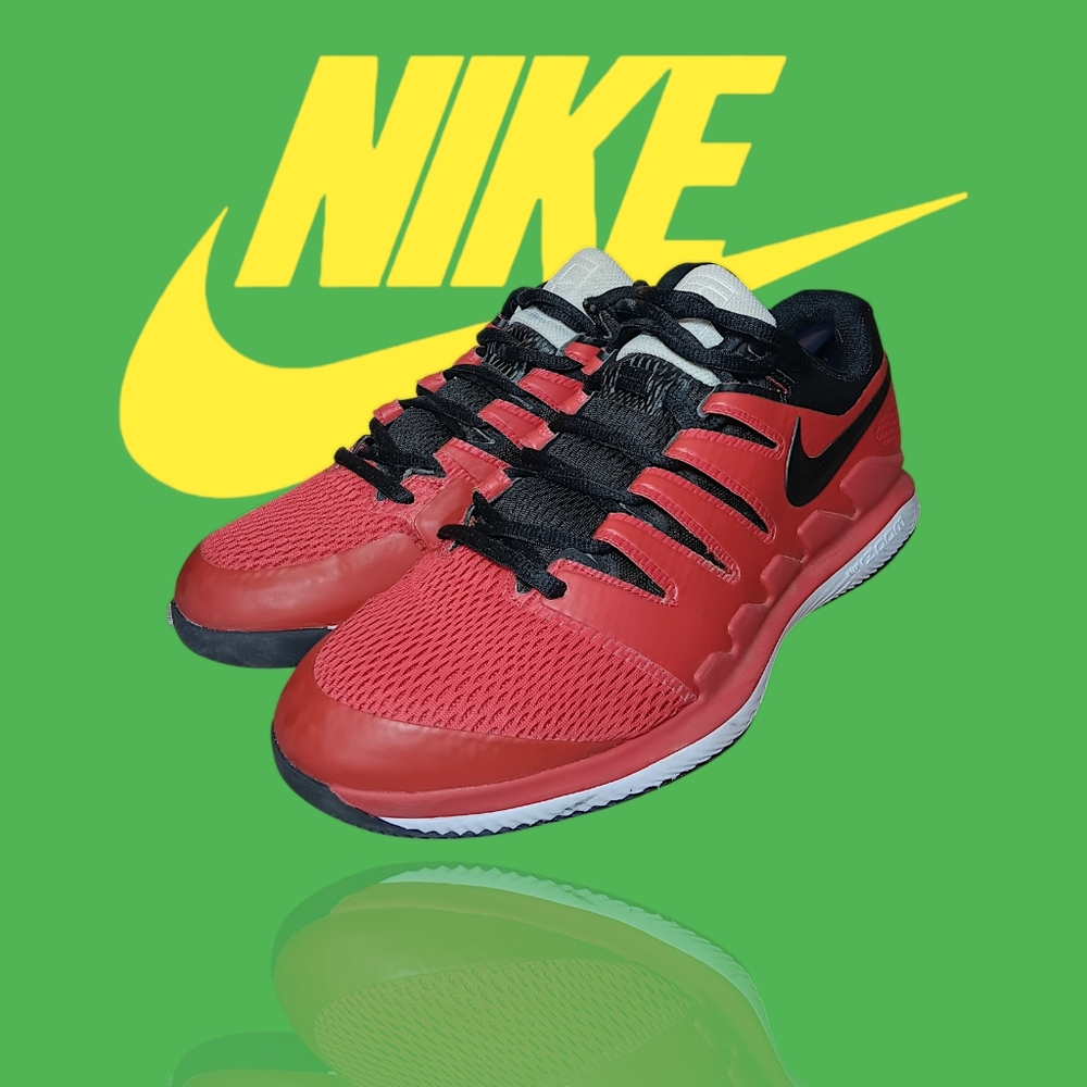 Nike Air Zoom Vapor X HC Tennis Shoes AA8030-602 University Red Size 11 GUC